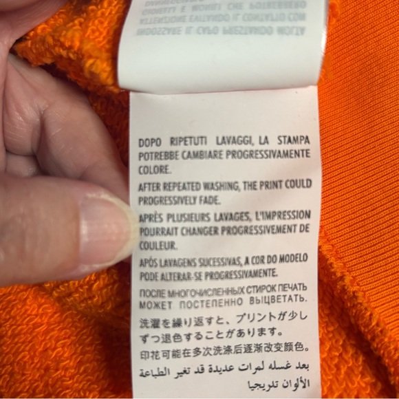 GUCCI- I Know Everything About Love- Sequin Orange Heart Sweatshirt. Siz… - Picture 14 of 15